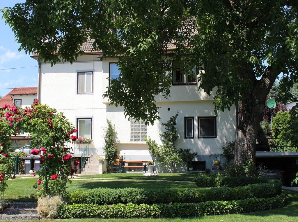 Ferienwohnung Und Gaestezimmer Korb Krumpendorf Екстер'єр фото