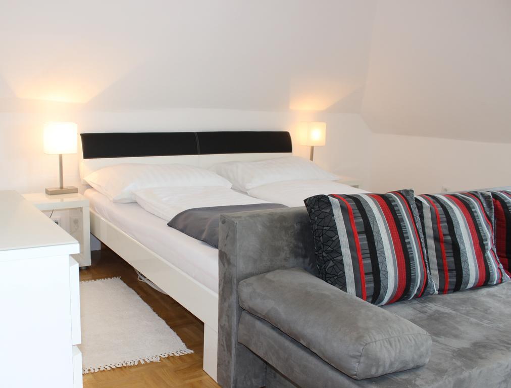 Ferienwohnung Und Gaestezimmer Korb Krumpendorf Екстер'єр фото